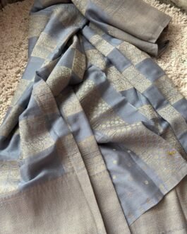Chinnon  Georgette Saree In Checks Pattern