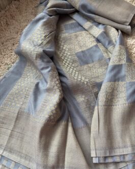 Chinnon  Georgette Saree In Checks Pattern
